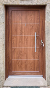 Puerta de entrada de pvc imitación madera